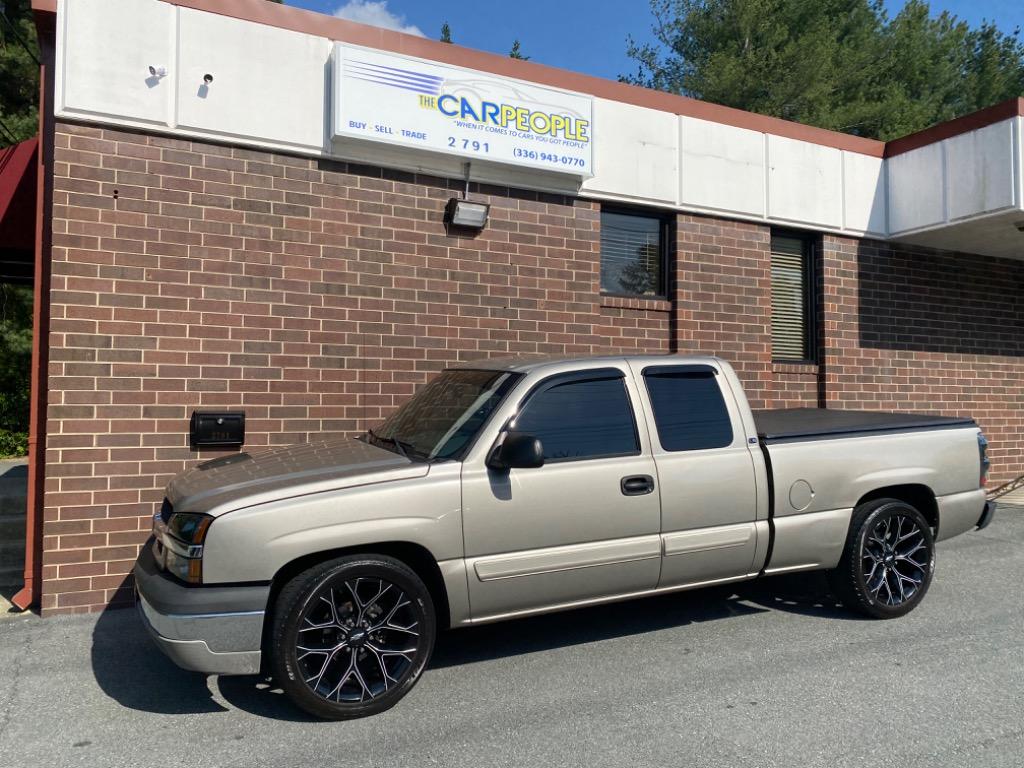 2003 Chevrolet Silverado 1500 Base's photo