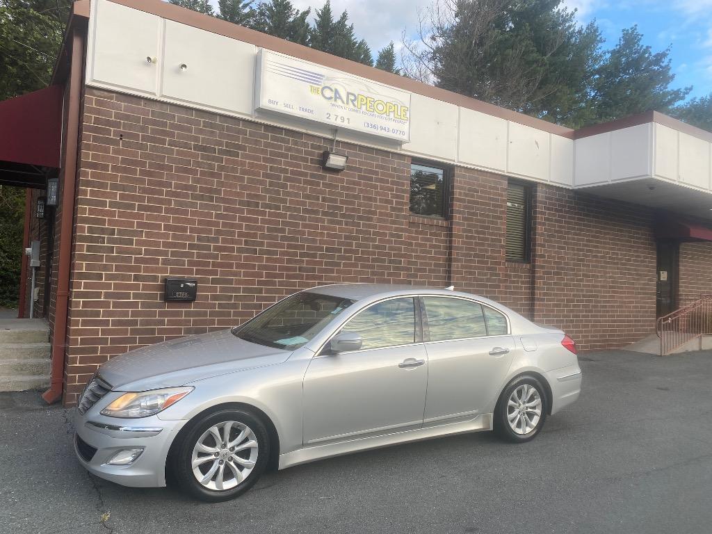 2013 Hyundai Genesis 3.8's photo